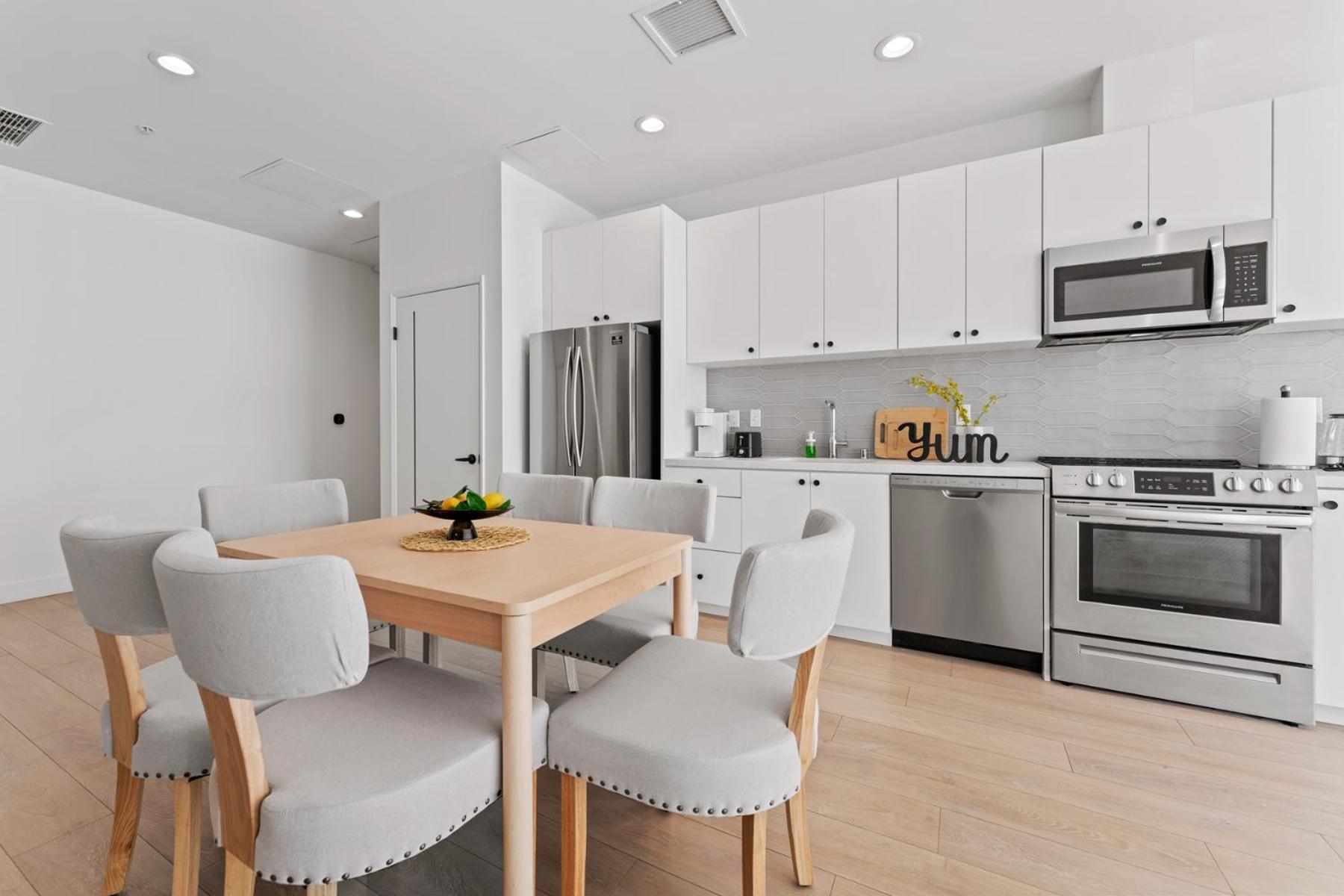 Modern Retreat In Koreatown - Perfect For Your La Stay!